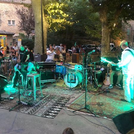Le Patio Du Murier Вер-Пон-дю-Гар Экстерьер фото